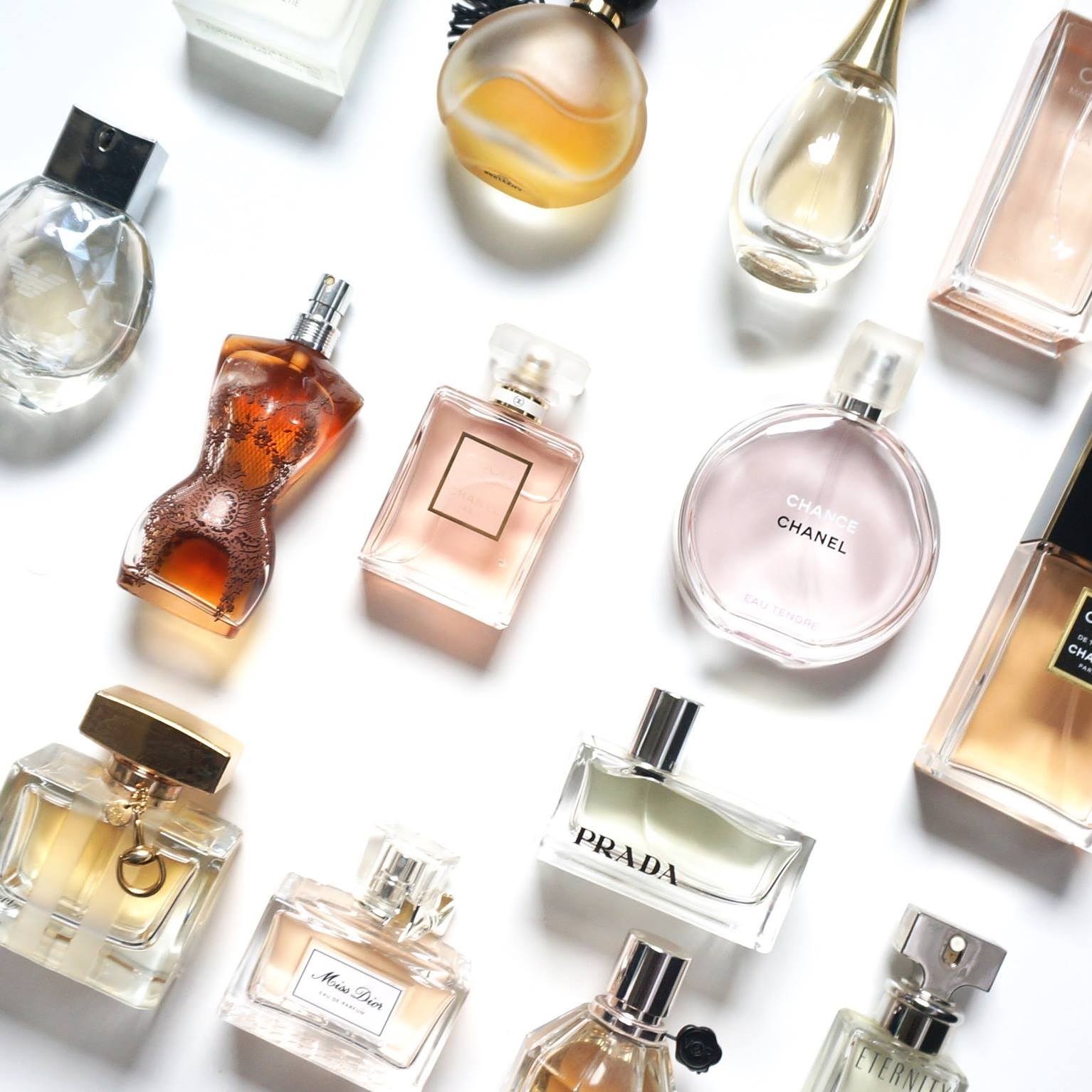 Туалетная вода perfumes. Парфюмерия. Брендовые духи. Модные духи. Элитный Парфюм.