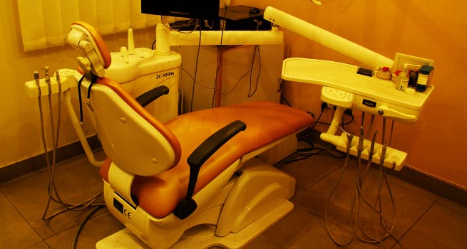 64% off Rs 3500 only for Scaling + Polishing + Consultation by Taimoors Dental & Health Care, DHA, Lahore and Rawalpindi Cantt.