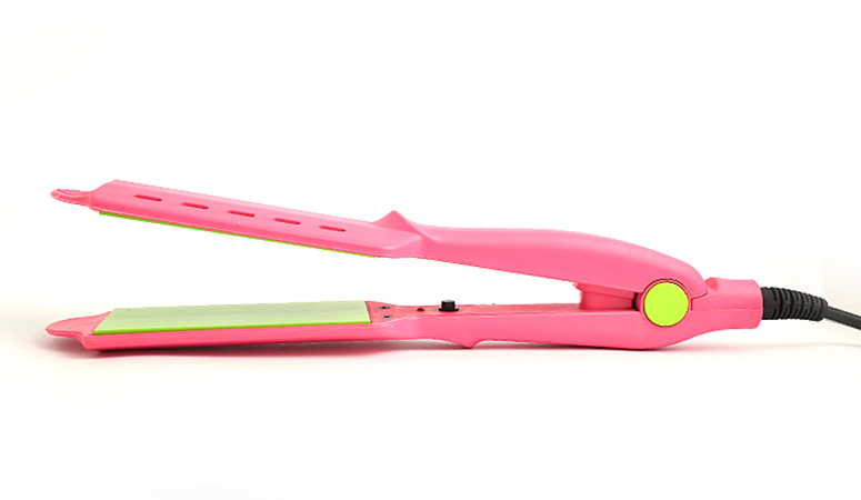 52% off Rs 1499 only for Professional Remington 3504 Hair Straightener - FREE DELIVERY NATIONWIDE.