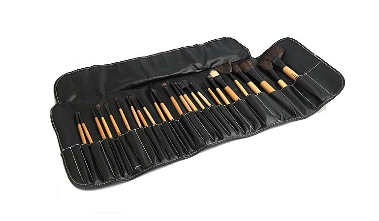 57% off, Rs 1825 only for Bobbi Brown 24 Brushes (Replica)