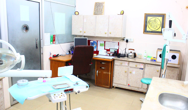 Oral Care at its Best Teeth Scaling + Polishing + Complete Oral Examination by The Dental Clinic