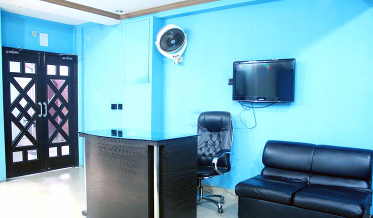 Double Action Fruit Whitening Facial OR Double Whitening Facial + Skin Glowing Herbal Face Polisher + Deluxe Whitening Manicure and Pedicure + Hair Cut OR Hair Protein Treatment + Hand & Feet Massage + Royal Head, Neck & Shoulder Massage + Threading (Eyebrows & Upper Lips) at Blue Scissor Salon & Studio Wapda Town Lahore.