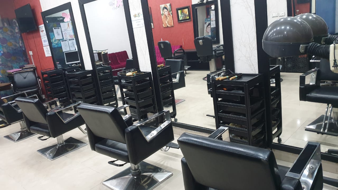 BOOK YOUR FAVOURITE LOOK!
57% OFF, Rs 7999 Only for Highlights/ Lowlights/ OmbrÃ©/ SombrÃ© + Base Color Change + Hair Dye + Deep Conditioning Hair Protein Treatment or Shine Booster Hair Treatment + Haircut with Hair Wash + Blow Dry + Head & Shoulders Massage by Hina Azfar Signature Salon Johar Town, Lahore.