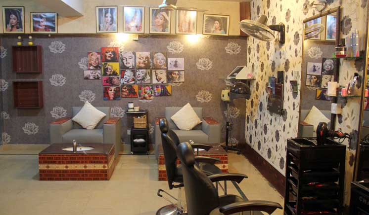Dermcos/Derma IG Faicial + Whitening Face Polisher + Neck & Back Polisher + Whitening Manicure & Pedicure + Full Arms & Feet Polisher + Hair Protein Treatment or Hair Cut + Back & Shoulder massage + Eyebrows & Upper Lips Threading at Beautylicious the Salon DHA Lahore.