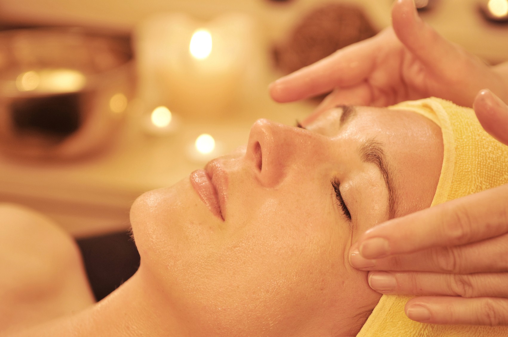 76% off, Rs 1750 only for Gold facial + Whitening skin polisher + Neck and shoulder massage + Whitening manicure + Whitening pedicure + Hand and feet polisher + Hand and feet massage + Hot oil head massage or Hair Cutting+ Threading (Upper Lips and Eye Brows) by Lady Gaga Salon & Spa Gulberg-III, Lahore.