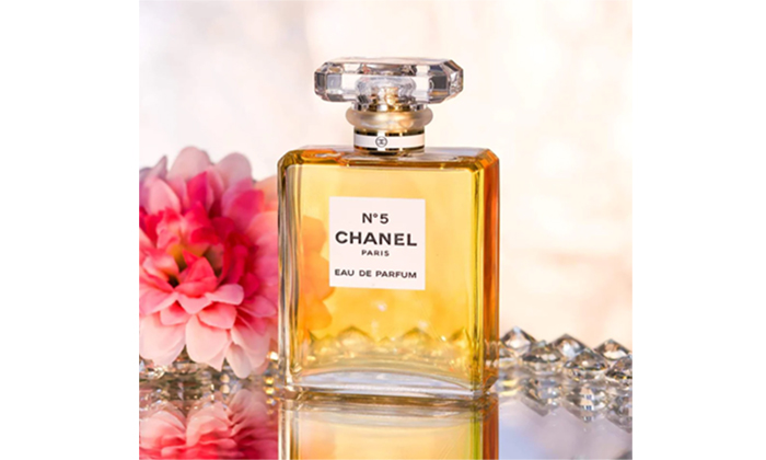 68% off, Rs 13500 only for Chanel N5 Perfume for Women (Original)