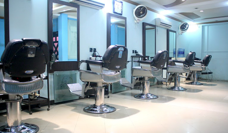 63% OFF, Rs 1499 only for Skin Glowing Whitening Facial + Skin Glowing Polisher + Stylish Hair Cut + Hair Styling + Shave/Beard Trimming + Hair Protein Treatment + Delux Hand Massage, Head, Neck & Shoulder Massage, Threading at Blue Scissor Salon & Studio Johar and Wapda Town Lahore