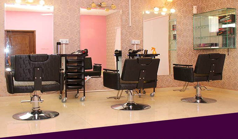 76% off, Rs 1750 only for Gold facial + Whitening skin polisher + Neck and shoulder massage + Whitening manicure + Whitening pedicure + Hand and feet polisher + Hand and feet massage + Hot oil head massage or Hair Cutting+ Threading (Upper Lips and Eye Brows) by Lady Gaga Salon & Spa Gulberg-III, Lahore.