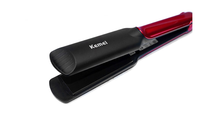 55% off, Rs 1350 only for Original Kemei Professional Hair Straightener.