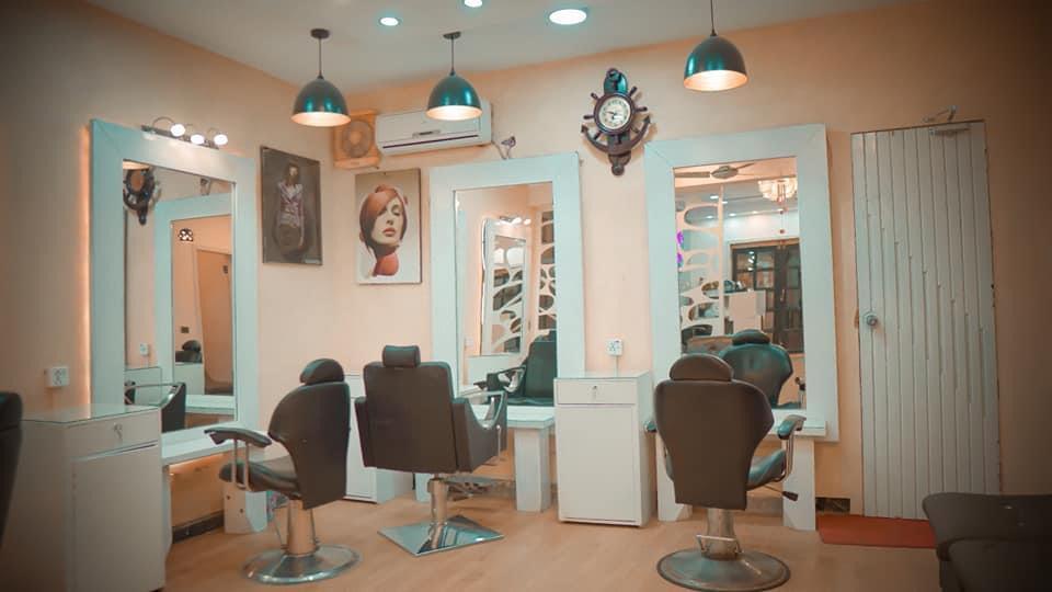 GIVE YOUR HAIR NEW STYLE! 62% OFF, Rs 7000 Only for Highlights/Lowlights/ Ombre/Sombre GIVE YOUR HAIR NEW STYLE! 62% OFF, Rs 7000 Only for Highlights/Lowlights/ Ombre/Sombre
