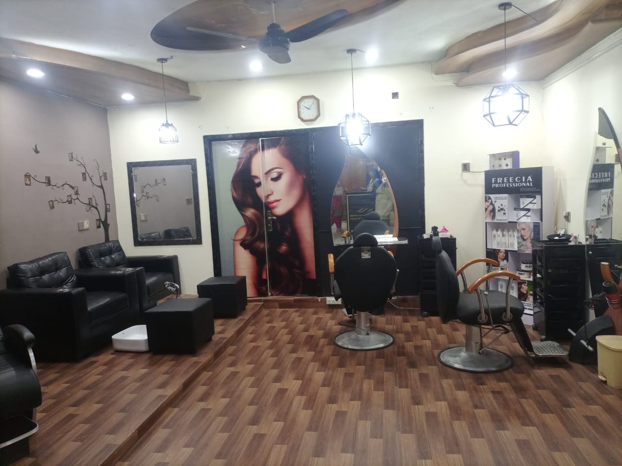 Neutrogena Whitening / Acne Facial with Hi Frequency + Full Arms Wax & Full Wax OR Whitening Manicure & Whitening Pedicure with Polisher + Threading (Eye brow+Upper lips) by Mirrors Beauty Lounge, Wapda town, Lahore.