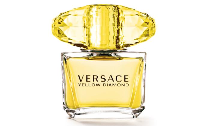 47% off, Rs 2999 only for 1 Original Versace Gift Set including 1 Crystal Noir + 1 Bright Crystal + 1 Yellow Diamond Perfumes for Women â€“ FREE DELIVERY.