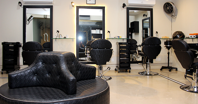 67% off, Rs 1499 only for Dermacos Whitening Facial + Whitening Polisher & Skin Glow + Whitening Manicure + Whitening Pedicure + Hand and Feet massage + Neck and Shoulder massage + Threading (Eyebrows and Upper Lips) by Avalon Beauty Lounge, DHA Lahore.