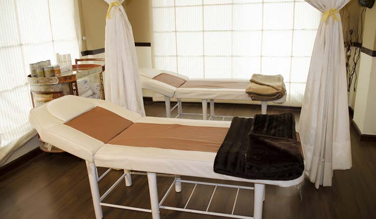 80% off Rs 2750 only for PH Balance Herbal Glowing Facial or Multivita Brightening Facial + Deep Neck Brightening Herbal Polisher + Face, Neck & Shoulder Massage + Dead-Skin Exfoliation + Pores-Tightening Mask or Skin Toning/pH Balancing Mask + Under-eye Herbal Treatment + Brightening Manicure ( Includes : Hands Whitening Polisher + Hands Dead-Skin Exfoliation + Hands Cuticle Removal + Rehydration Pressure-Points Express Hands Massage)  + Brightening Pedicure (includes : Feet Whitening Polisher + Feet Dead-Skin Exfoliation + Feet Cuticle Removal + Rehydration Pressure-Points Express Foot Massage) + Deep Tissue shoulders Massage + Head Massage + Skin Consultation at Glow Spa & Salon Bahria Town Rawalpindi