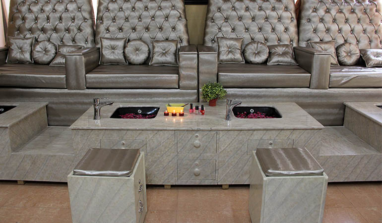 For your fresh look! 72% OFF, Rs 1999 Only for Whitening Facial + Whitening Bleach + Whitening Polisher + Neck Bleach with Polish + Whitening Manicure with Polisher + Whitening Pedicure with Polisher + Half Arm Wax + Half Legs Wax + Upper lips Forehead and Chin Threading by Top Beauty Salon & Spa, Wapda town, Lahore.