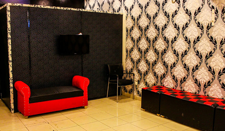 LOREAL or Keune Rebonding/ Xtenso/ relaxing + Haircut + 2 Protein Treatments (Shoulder length) by Sanam Marvee Salon
