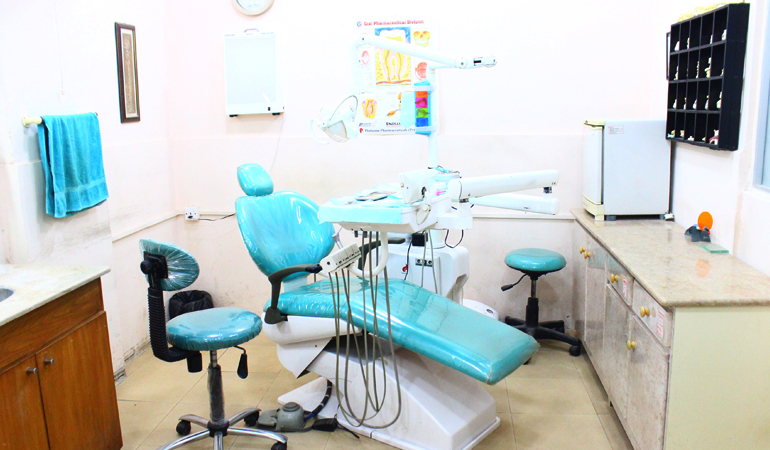 Oral Care at its Best Teeth Scaling + Polishing + Complete Oral Examination by The Dental Clinic