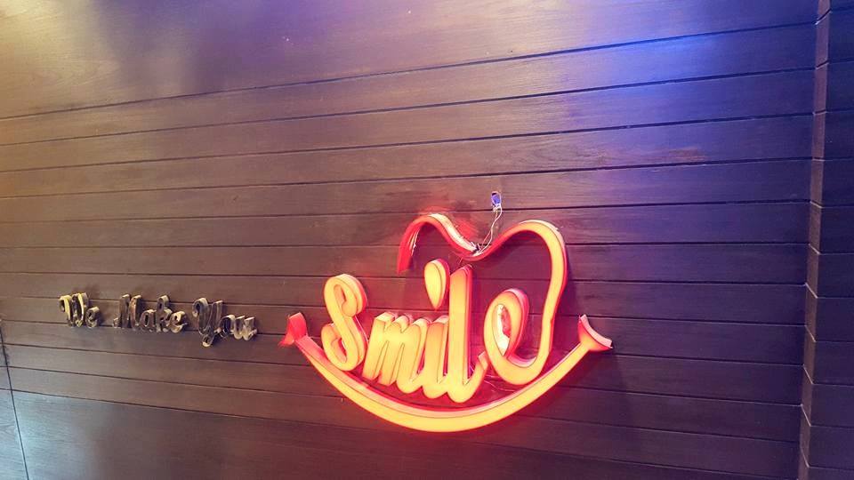 Beautiful Smile! Get Dental Scaling + Dental Polishing + Oral Hygienic Brushing Techniques + Fluoride Filling + Consultation From The Smile Studio Y Block DHA, Lahore.